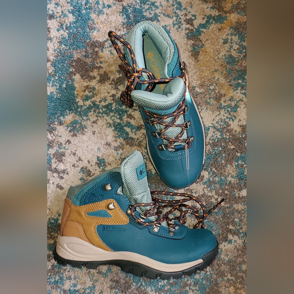 New Columbia Women's Newton Ridge Plus, Deep Wave/Dusty Green Size W/5.5 M/4 - Picture 2 of 7